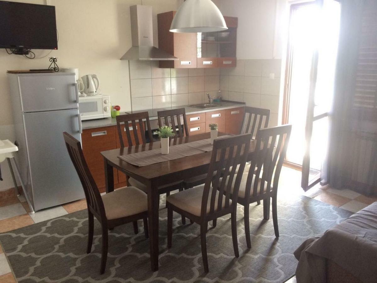 Apartmani Dana Sukošan Esterno foto