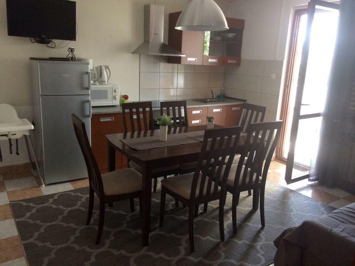 Apartmani Dana Sukošan Esterno foto