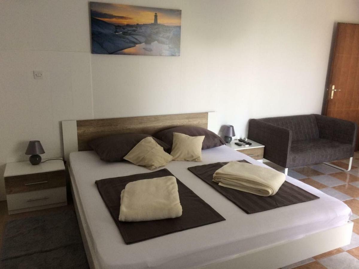 Apartmani Dana Sukošan Esterno foto