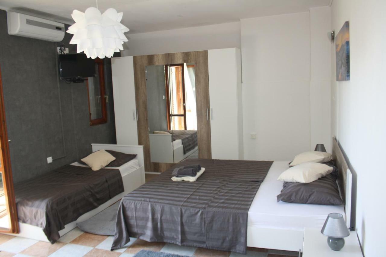 Apartmani Dana Sukošan Esterno foto