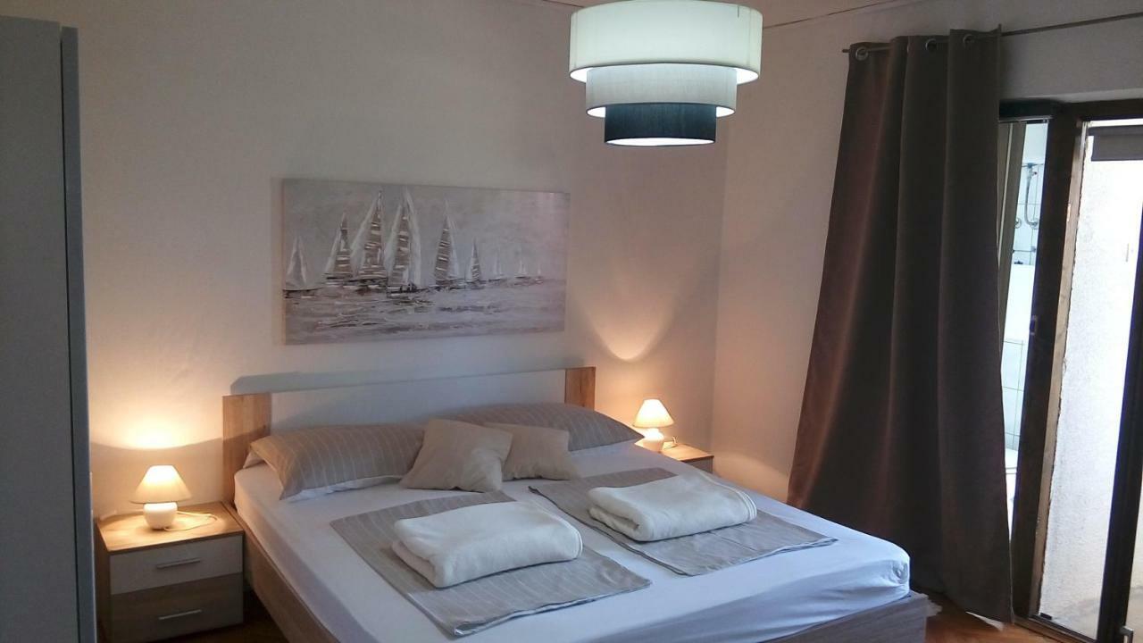 Apartmani Dana Sukošan Esterno foto