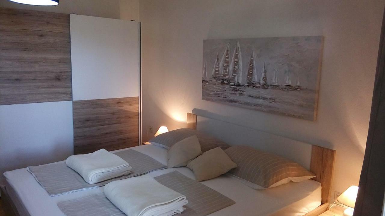 Apartmani Dana Sukošan Esterno foto